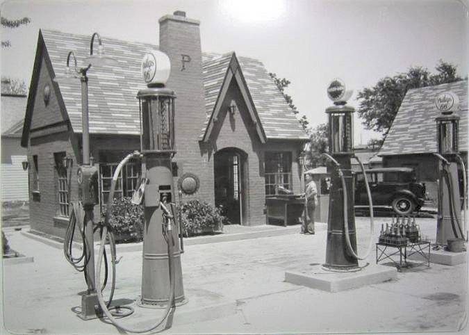 Route 66 - Phillips 66 service station in Tulsa, Oklahoma.jpg