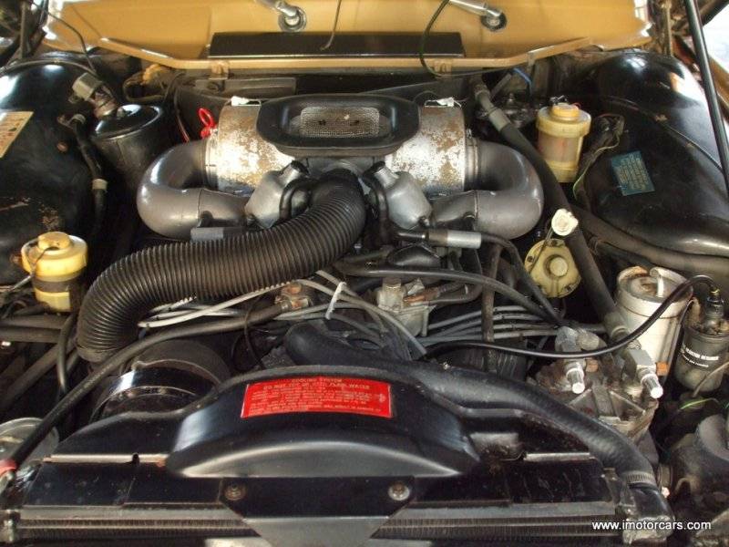 Rover 3500S motor front.jpg