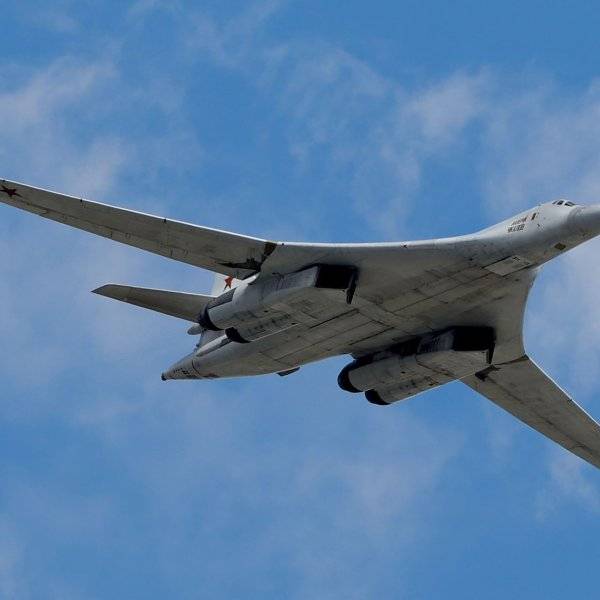 russian-tupolev-tu-160-jet-bomber-fly-over-the-kremlin-news-photo-1676408925.jpg