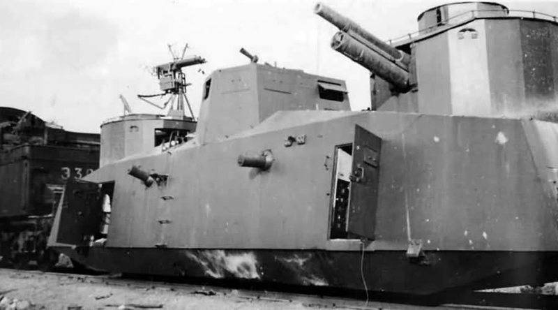 Russian_armored_wagon.jpg