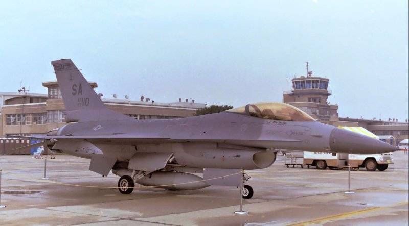 SA F16 GNAS 1993.JPG