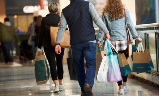 sales-and-shoppers.jpg