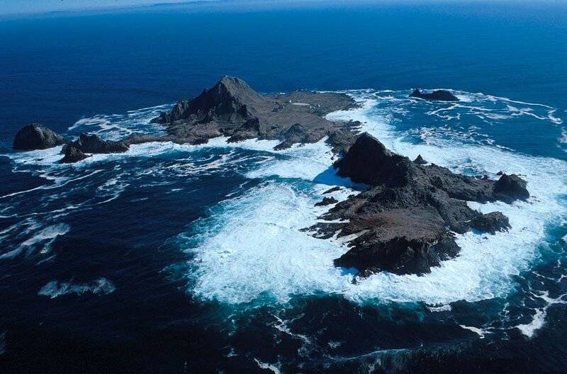 SE_Farallon_Island.jpg