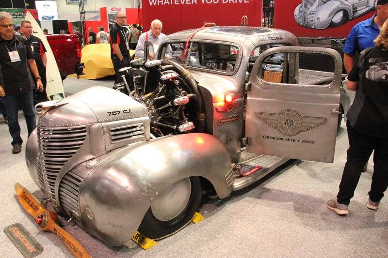 sema-2017-gary-corns-wild-radial-engine-powered-39-plymouth-truck-0004[1].jpg