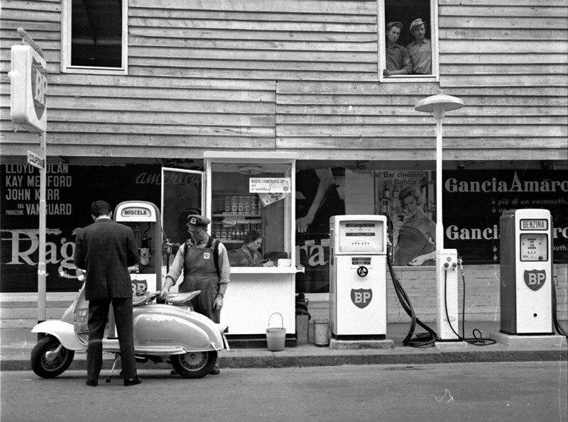 Service - Milan 1961.jpg