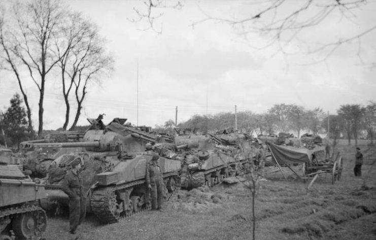 sherman-fireflies-with-60-lb-air-to-ground-rockets-on-rails-attached-to-the-turret-741x473.jpg
