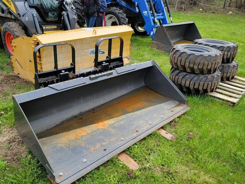 skid steer 3 - 20220503_103725.jpg