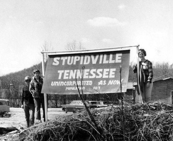 Smiley a Town Stupidville Tennessee.jpeg
