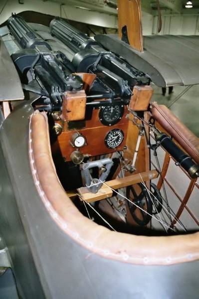 sopwith-triplane-03.jpg