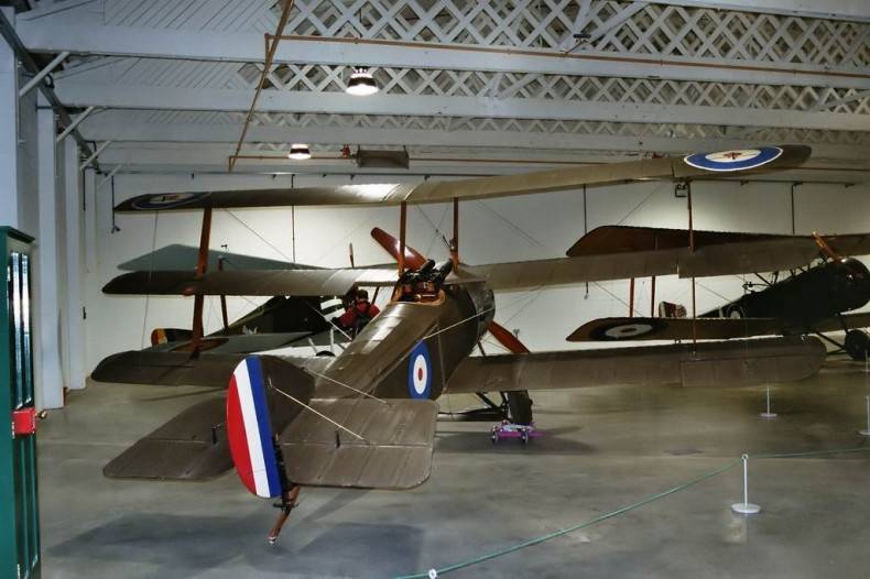 sopwith-triplane-12.jpg