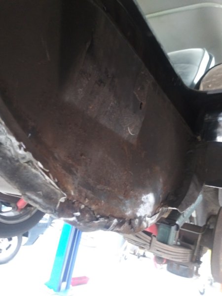 spare tire well 1.jpg