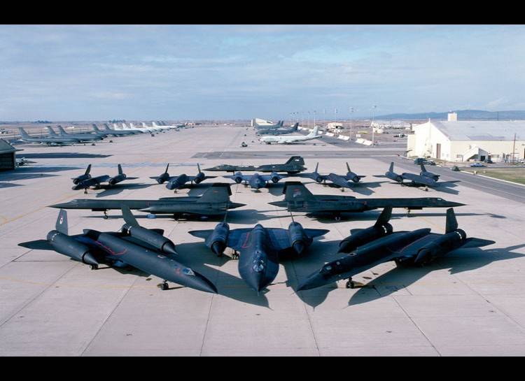 SR-71 A12 Plane 11 of them staged for photos.jpg