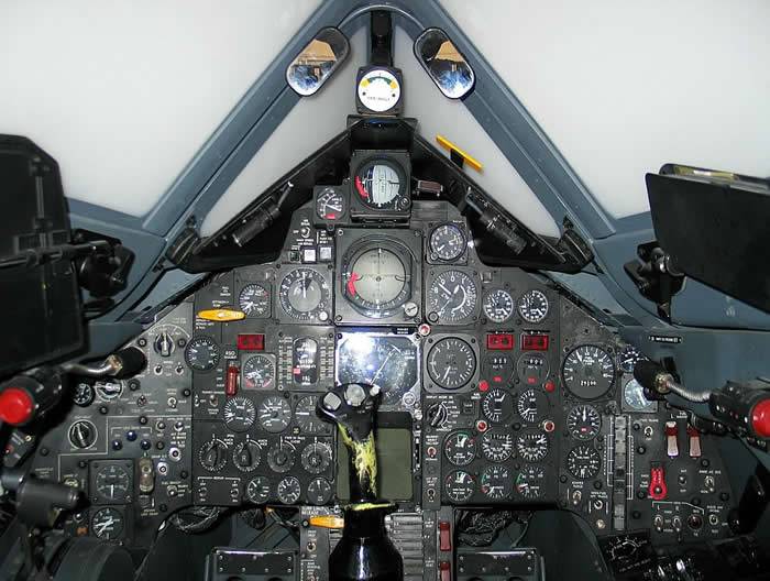 SR-71 A12 Plane #5 Blackbird Cockpit.jpg