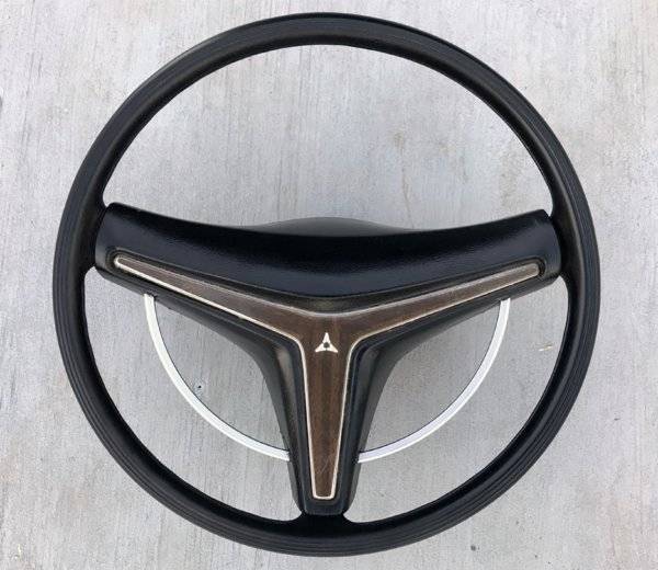 Steering Wheel 1.JPG