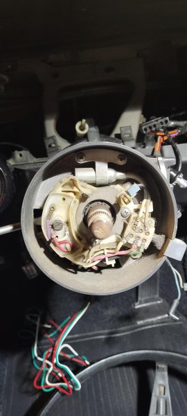 SteeringWheelInnards1.jpg