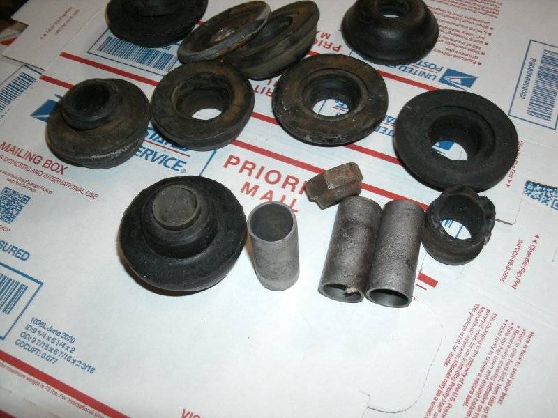 Strut rod bushings 002.JPG