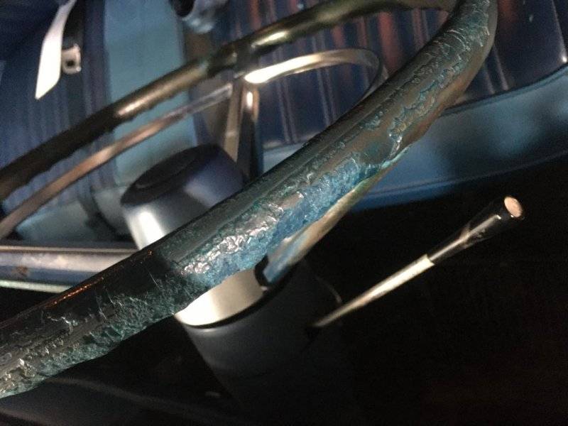 Super Bee Steering Wheel.jpg