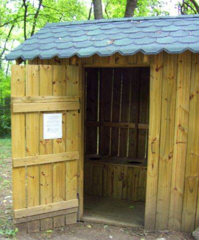 tennessee-outhouse.jpg.cf.jpg