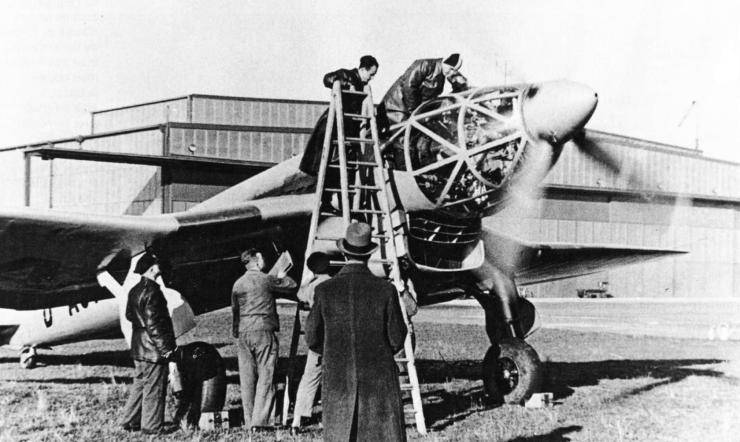 The-first-prototype-of-the-He-119-V1-shortly-before-its-first-flight-on-November-22-1937.jpg