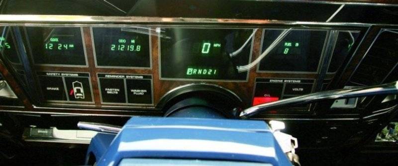 the-future-of-motoring-greeted-imperial-owners-in-the-form-of-digital-displays-customizable-vi...jpg