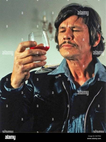 the-mechanic-1972-united-artists-film-with-charles-bronson-W2TPKA.jpg