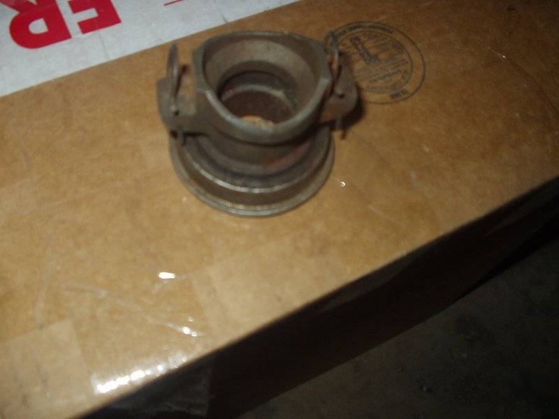 THROW out BEARING 1.JPG