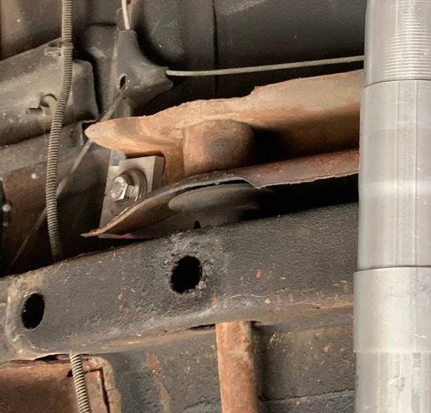 torsion bar mount.jpg