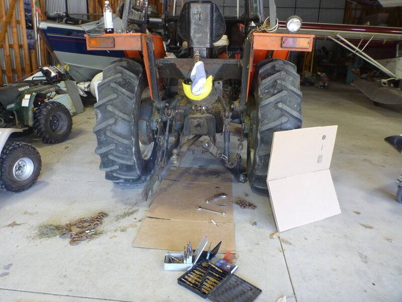 tractor3pointbrokenoff 019.JPG