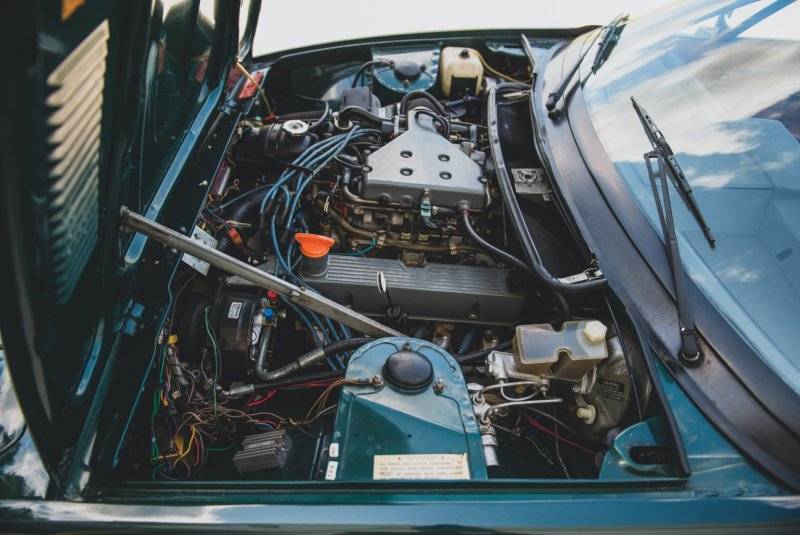 Triumph-TR8-V8-1536x1026.jpg
