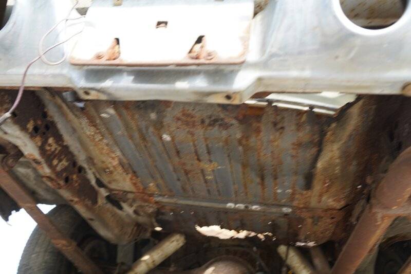 Trunk under center pan.JPG