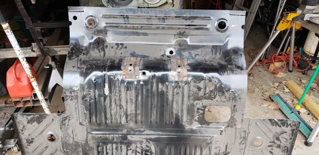 TrunkFloorFitting09.jpg
