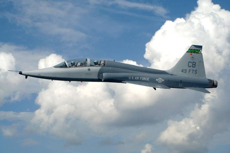 ?u=https%3A%2F%2Fimages03.military.com%2Fsites%2Fdefault%2Ffiles%2F2018-05%2FT-38-Talon-1800.jpg