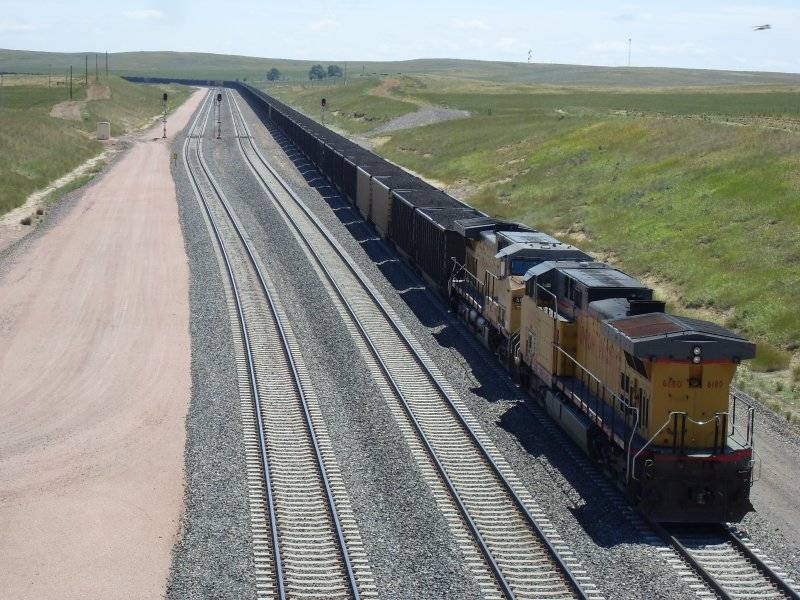 Union_Pacific_Coal_Train_Douglas_WY.JPG