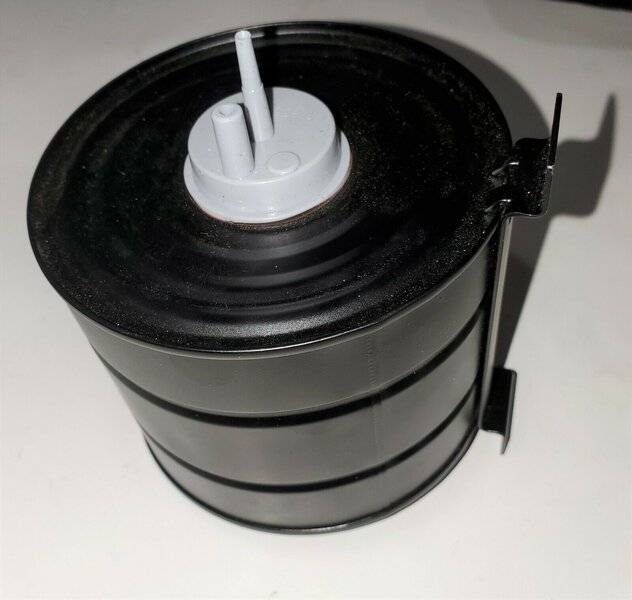 vacuumCanister2.jpg