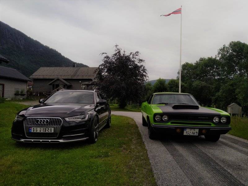 VAG vs Mopar_2.jpg