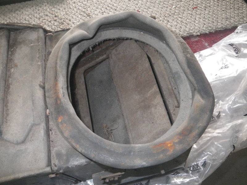Vent Seal Passenger Side.JPG