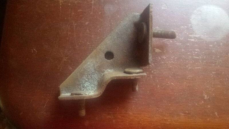 Vent support bracket.jpg