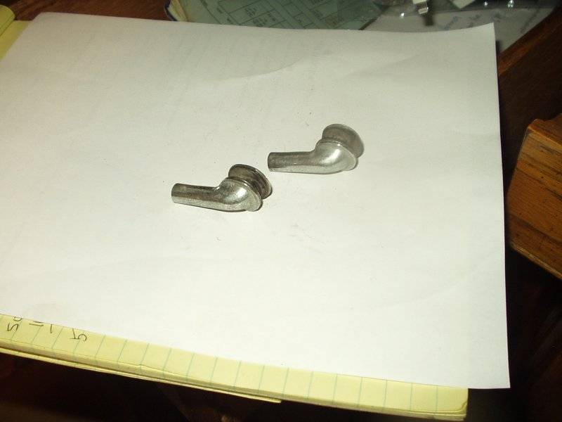 VENT WINDOW PIVOTS 1.JPG