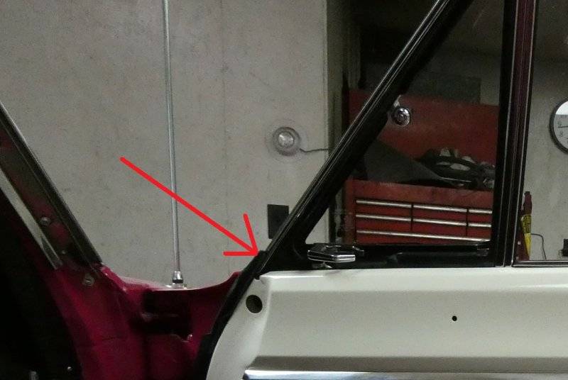vent window screw2.jpg