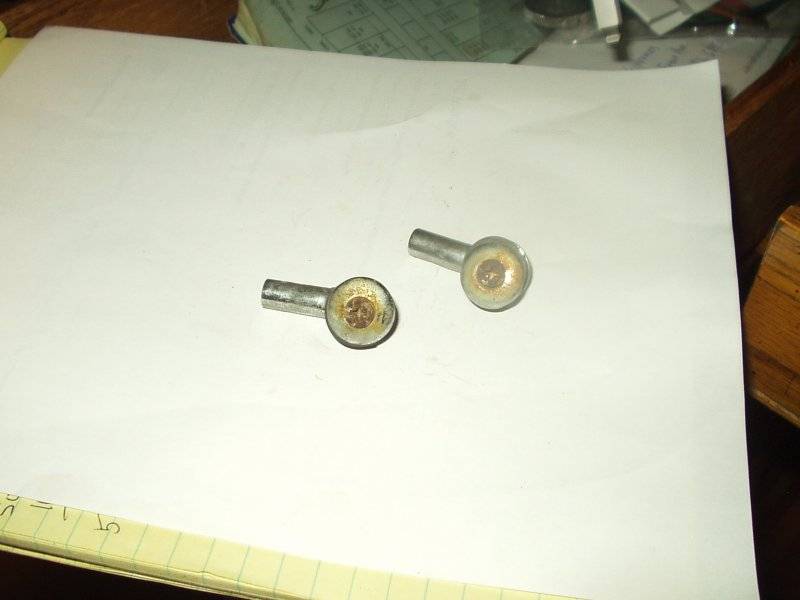 VENY WINDOW PIVOTS 2.JPG