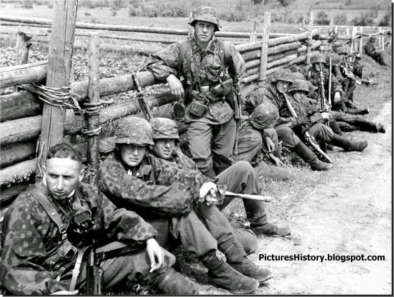 Waffen-ss-relax-1941-russia.jpg