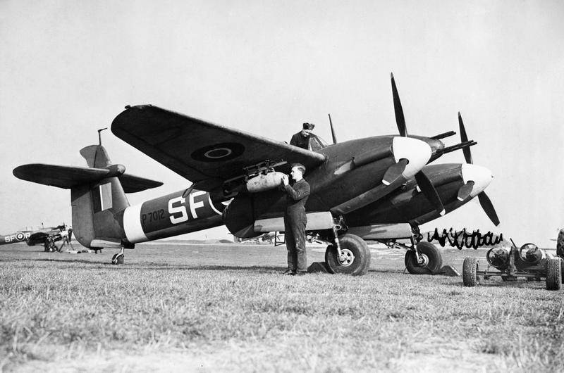 Westland_Whirlwind_I_Fighter-Bomber_%28nicknamed_%22Whirlibomber%29%2C_137_Squadron.jpg