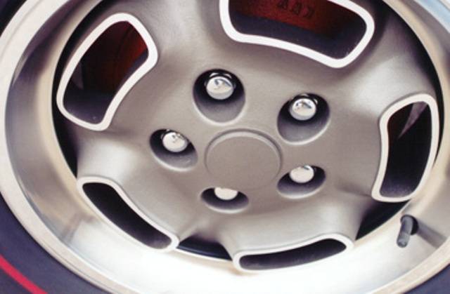 Wheel Kelsey - Hayes 1969 Recall W23.jpg