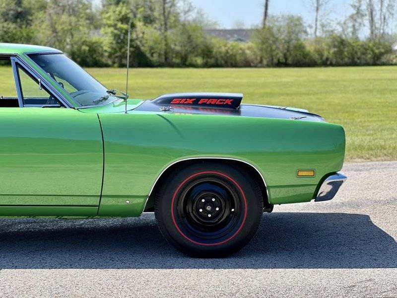 Wheels '69 Dodge Coronet Super Bee Six Pack.jpg