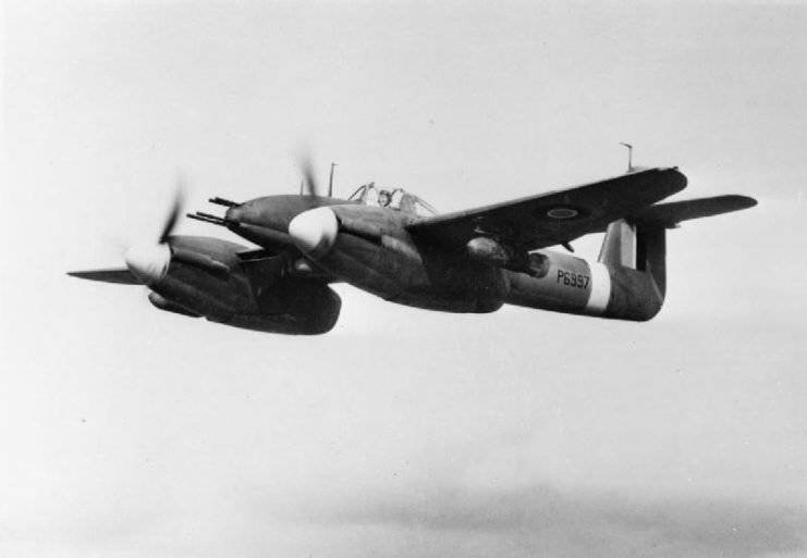whirlwind_mk_i_in_flight_loaded_w_2_500-lb_gp_bombs_underwing_aaee_boscombe_down-741x513.jpg