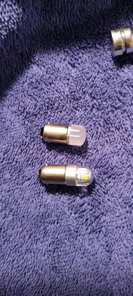 WhiteAndAmberLEDs.jpg