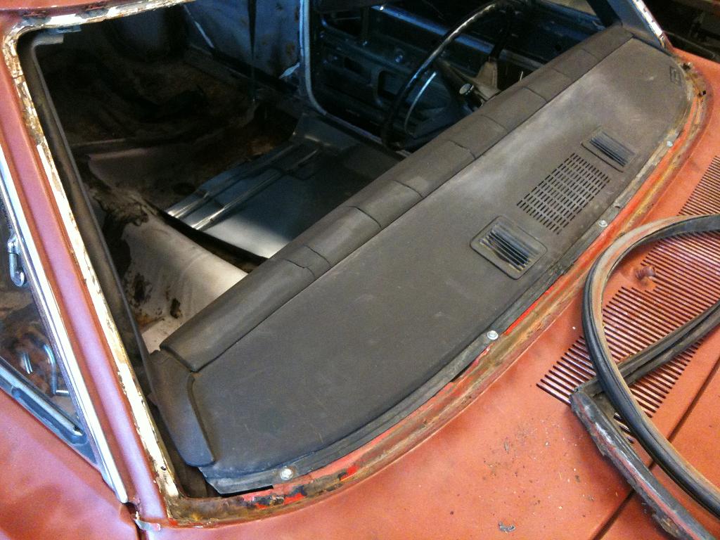 windshieldframe.jpg