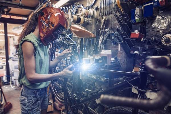 women-in-welding-1.jpg
