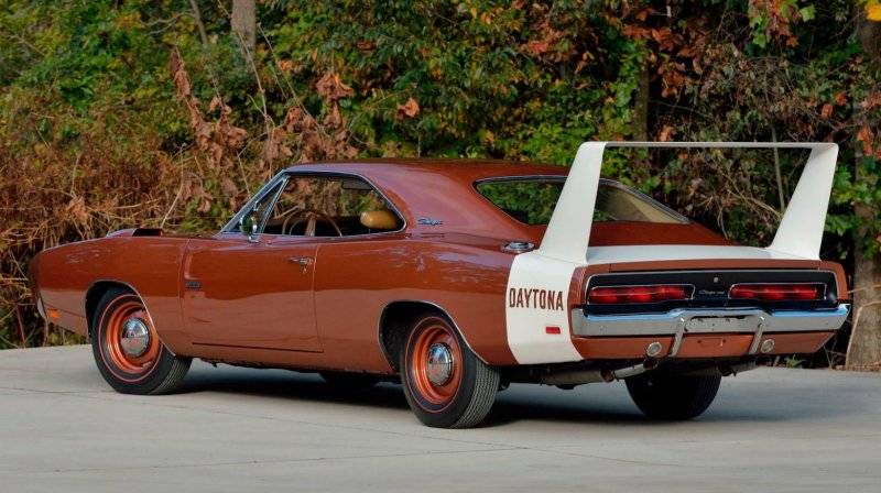 world-s-lowest-mileage-1969-dodge-hemi-daytona-sells-for-record-14-million-208411_1.jpg