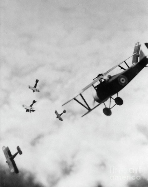 wwi-british-bi-plane-fighting-germans-bettmann.jpg